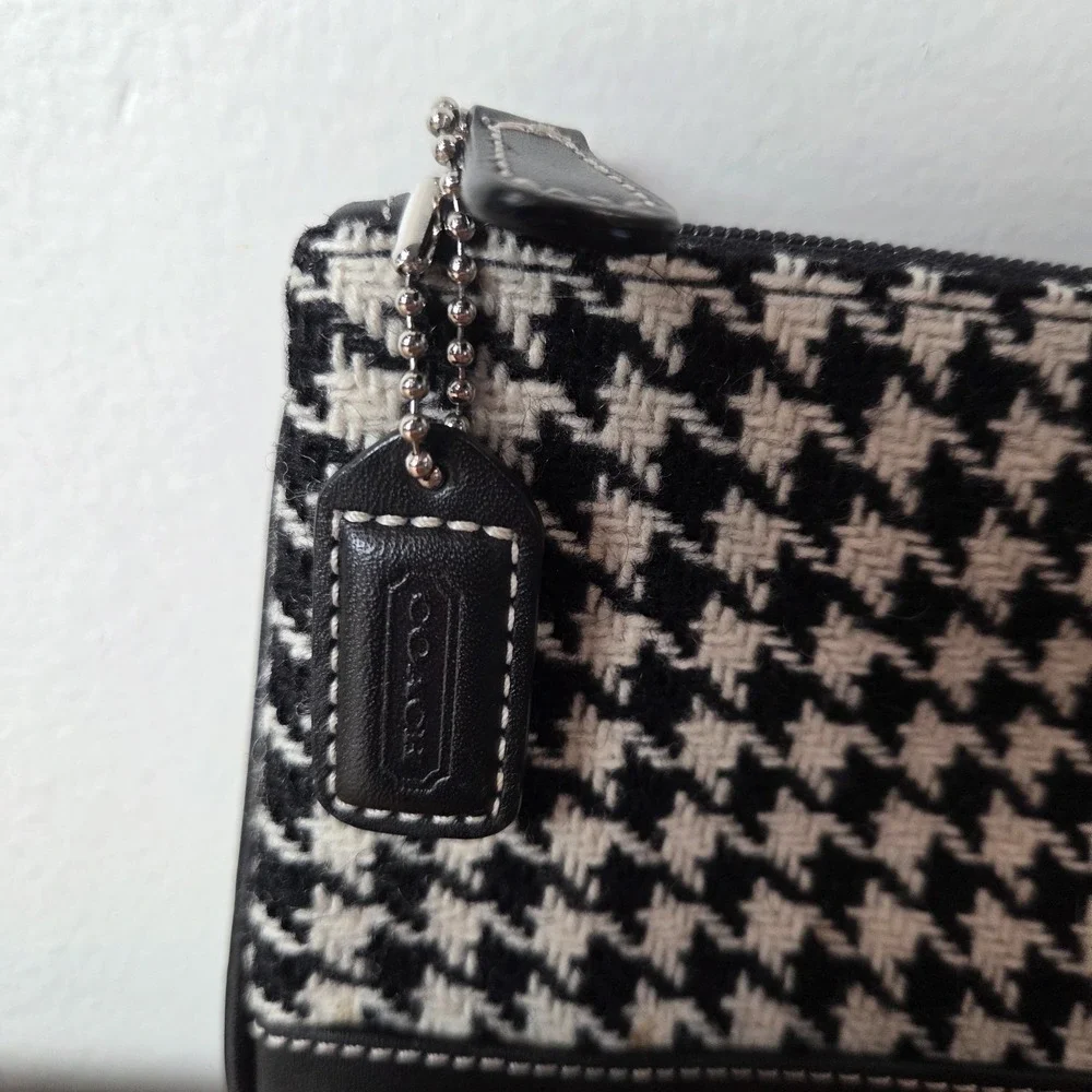 Coach Houndstooth Tweed Pouch Wristlet Black White Leather Trim Zip Y2K